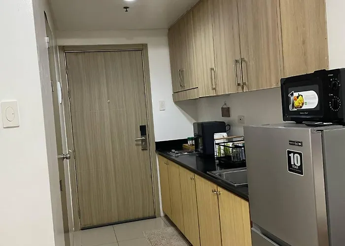 Aparthotel Walking Distance To Mall Of - Spacious With Hot Shower And Balcony 4*